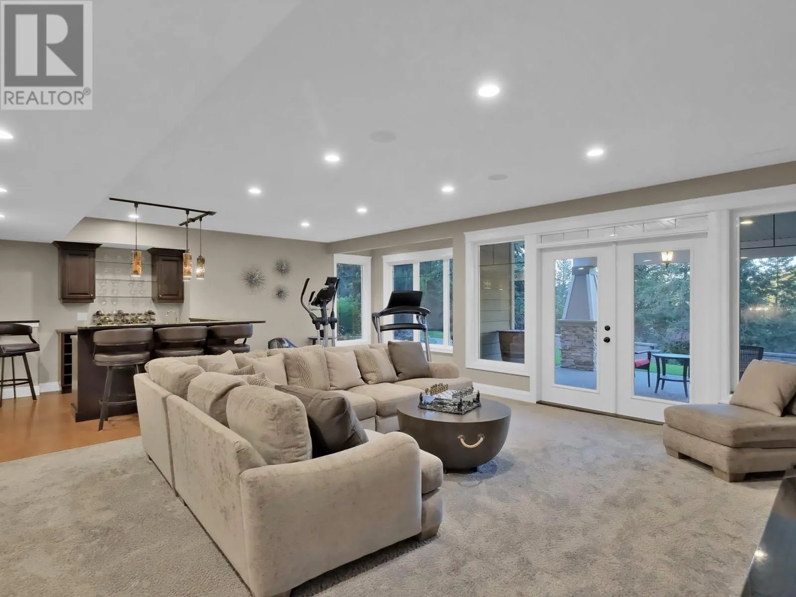 2011 Parkwood Drive