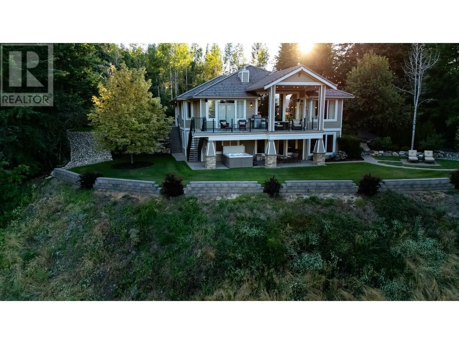 2011 Parkwood Drive