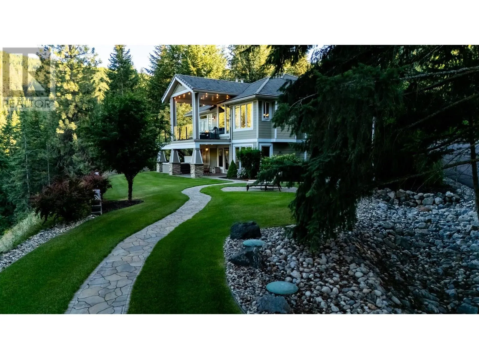 2011 Parkwood Drive