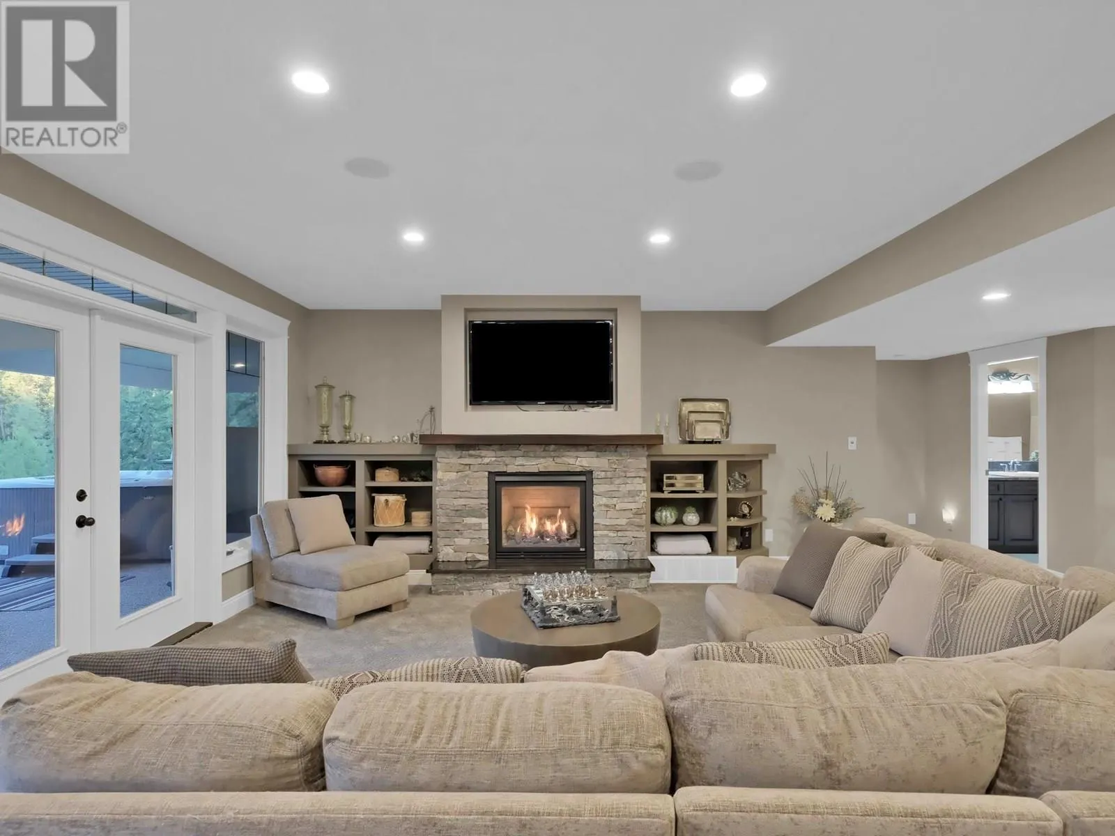 2011 Parkwood Drive