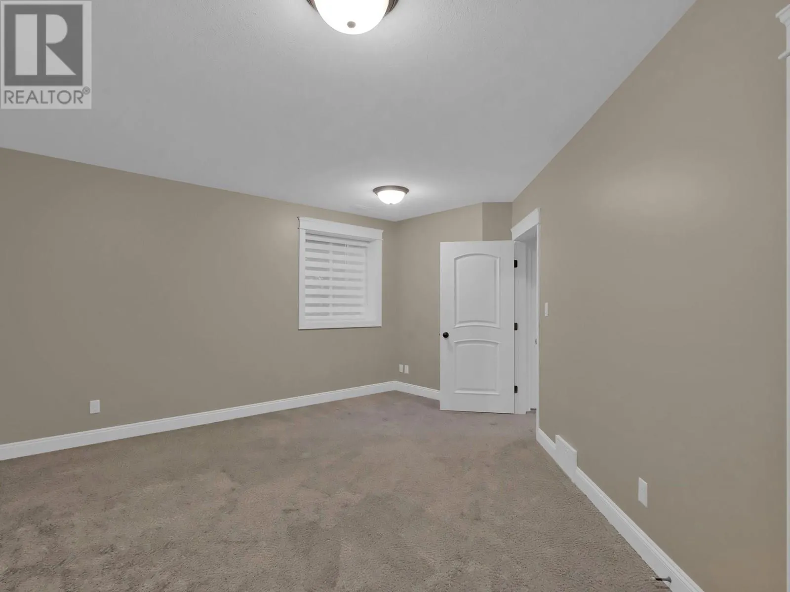 2011 Parkwood Drive