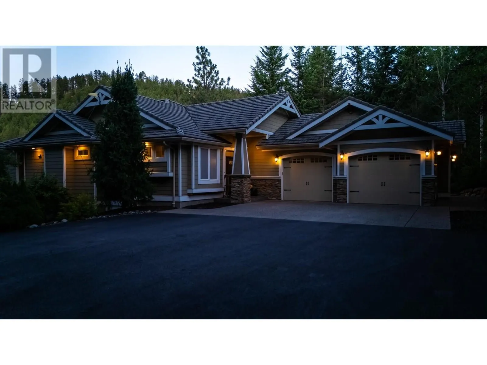 2011 Parkwood Drive