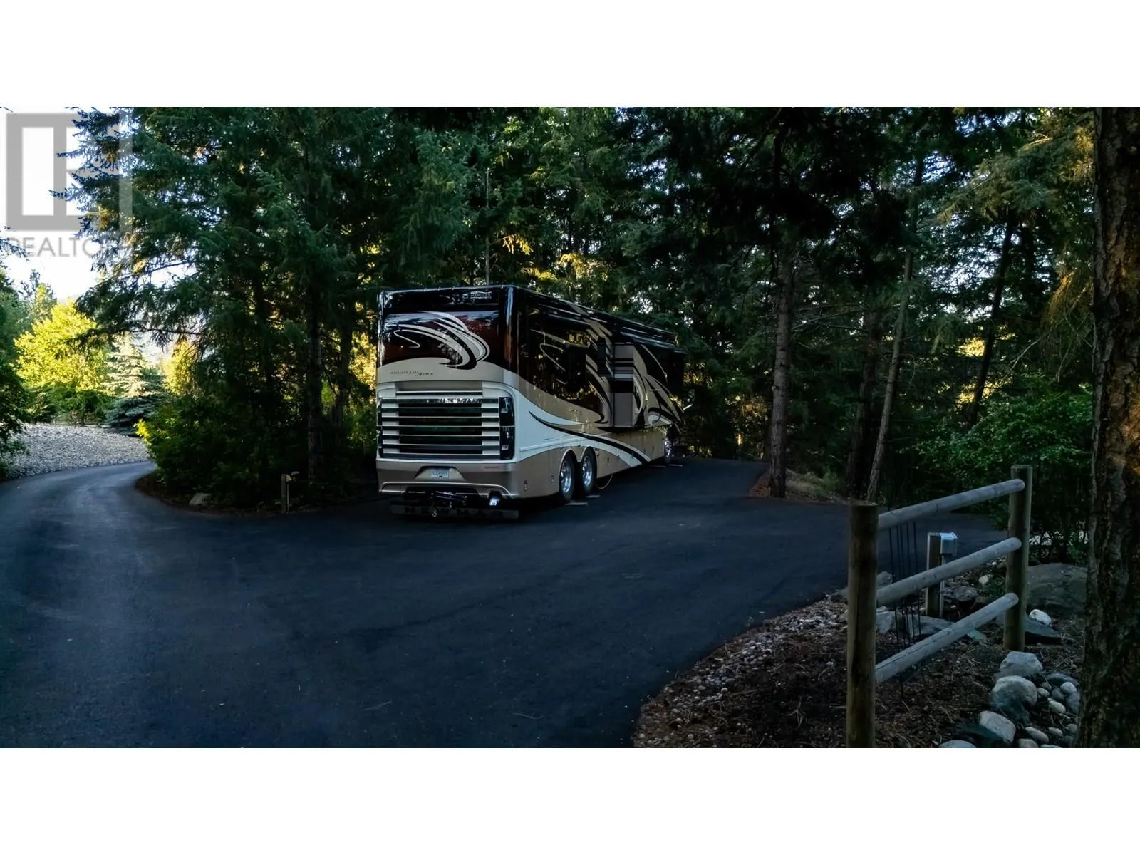2011 Parkwood Drive