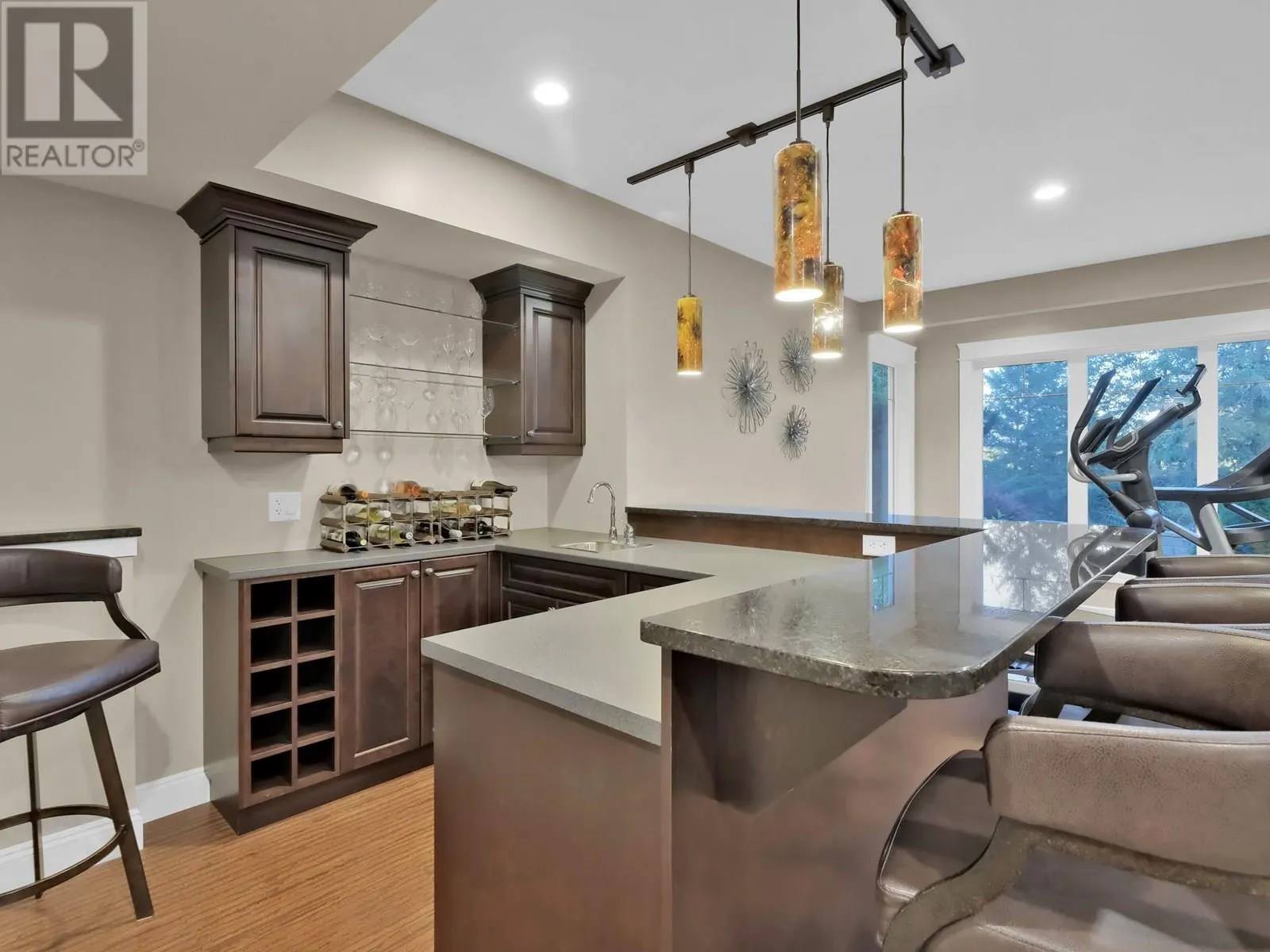 2011 Parkwood Drive