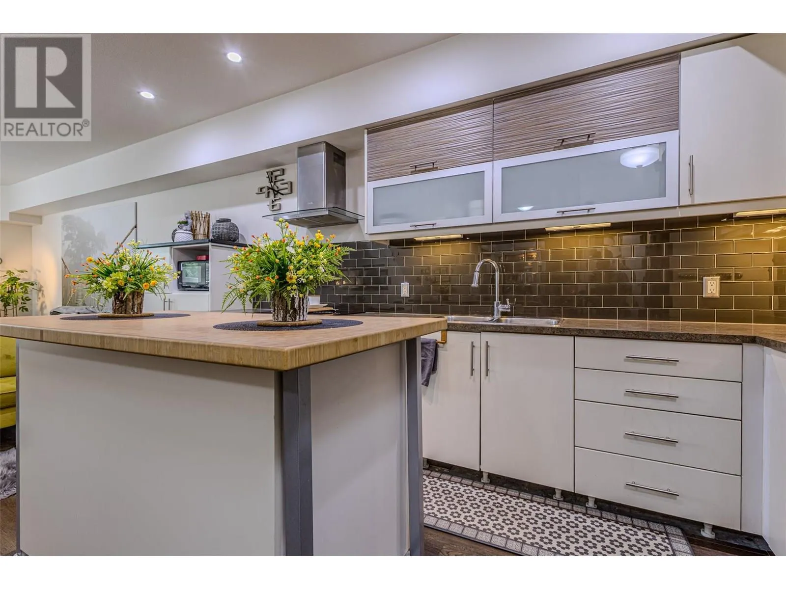 700 Martin Avenue Unit# 106