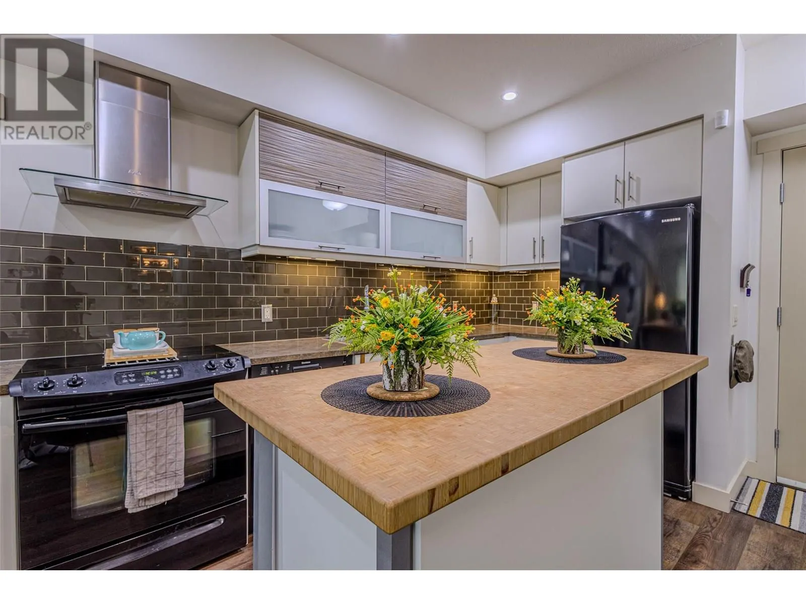700 Martin Avenue Unit# 106