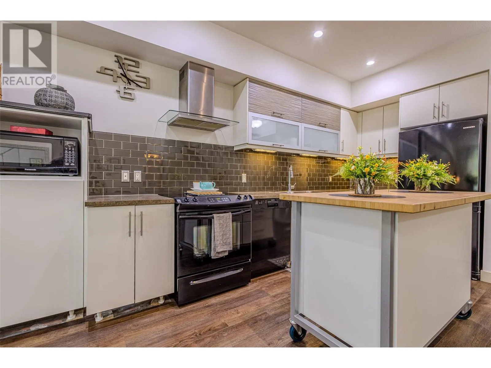 700 Martin Avenue Unit# 106