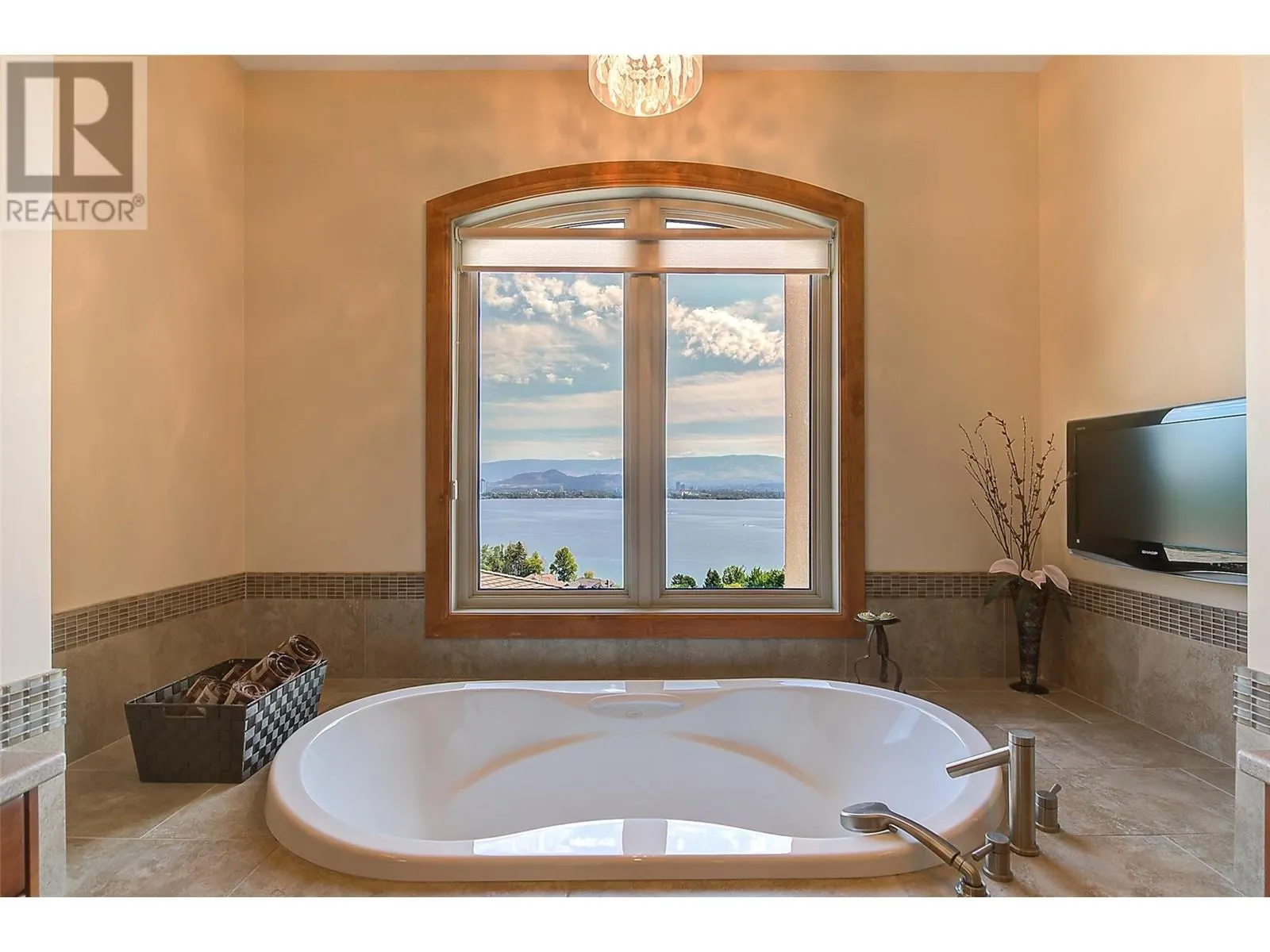 2513 Casa Palmero Drive