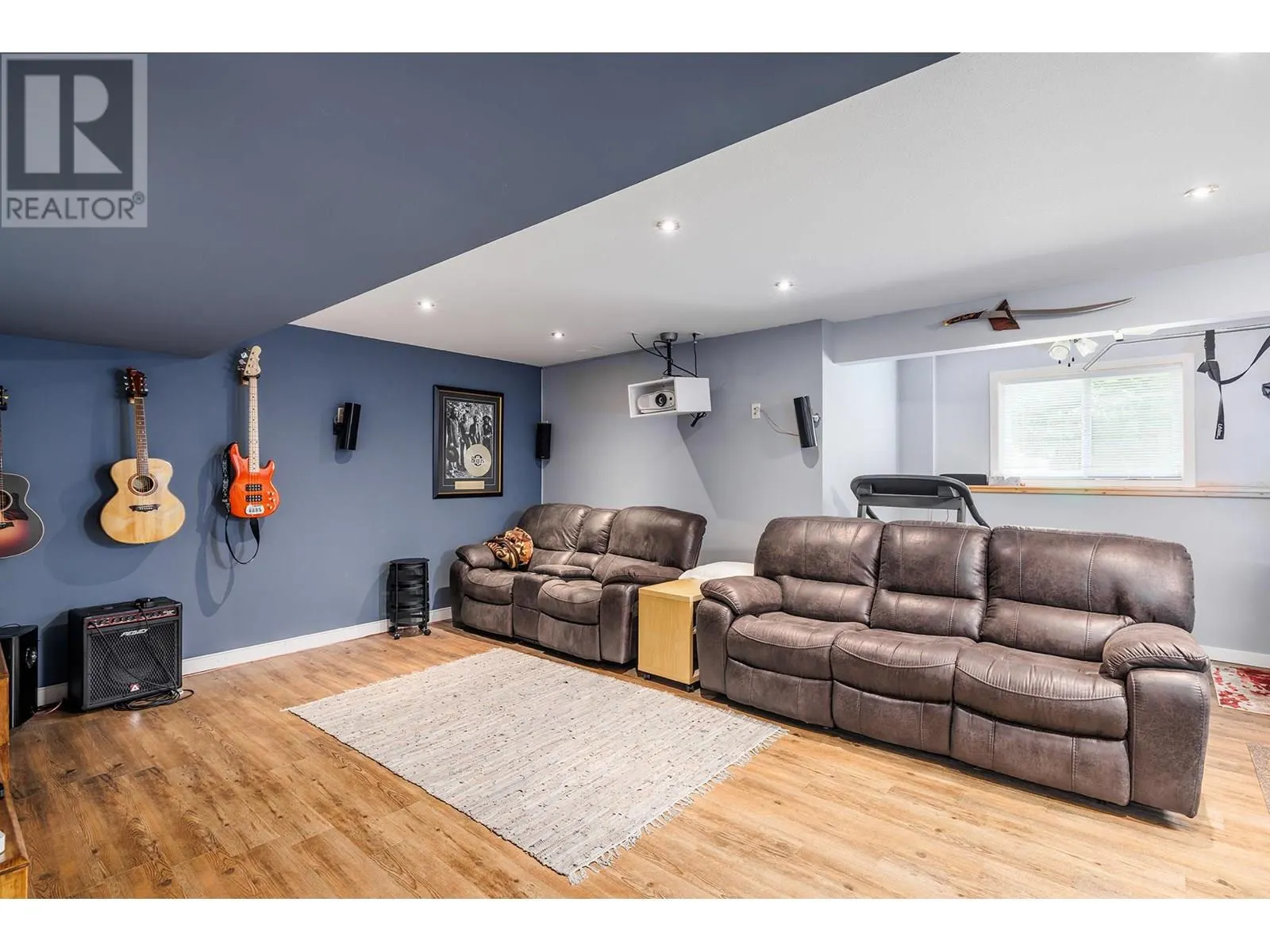 2165 Shelby Crescent