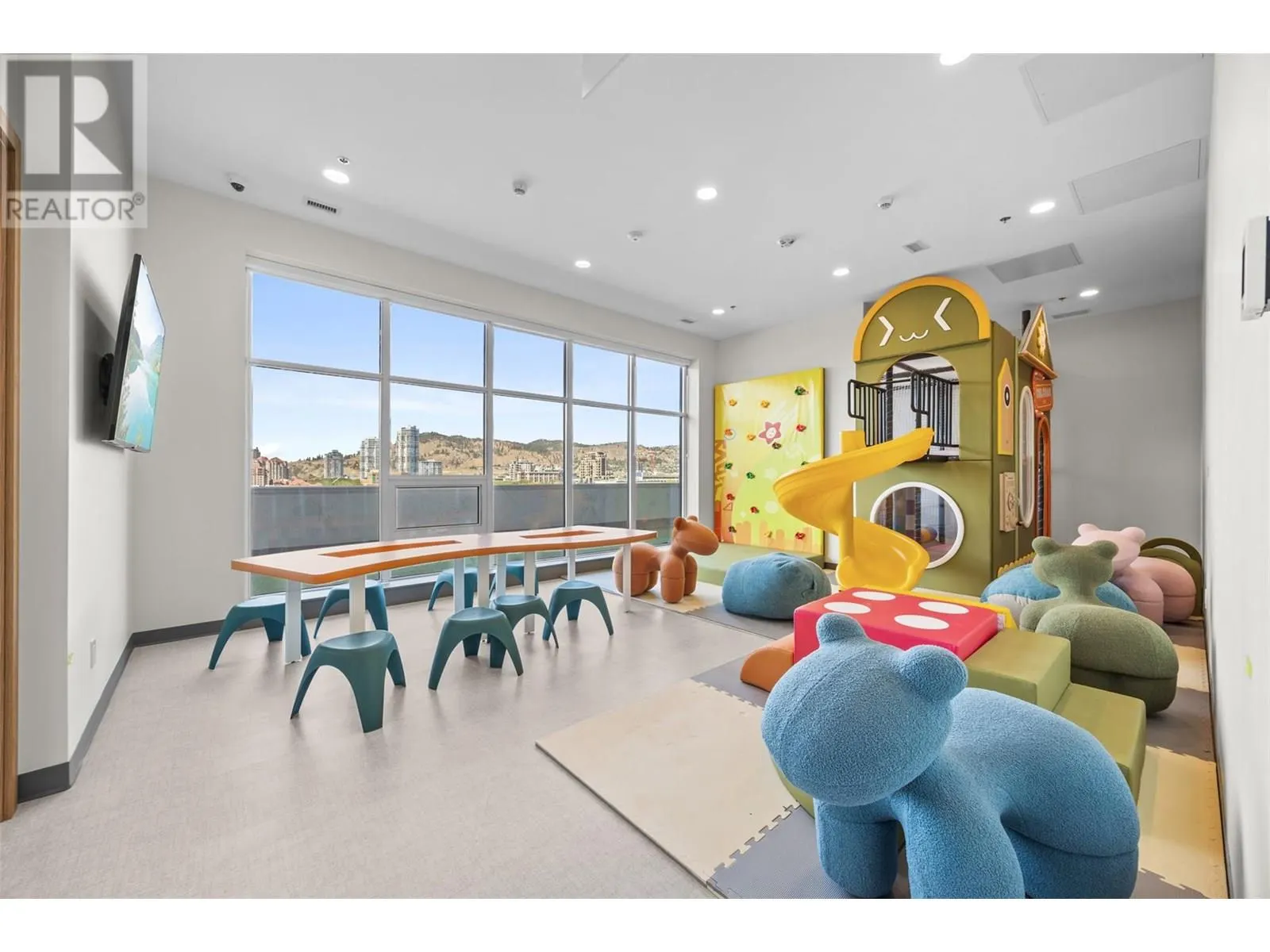238 Leon Avenue Unit# 1808