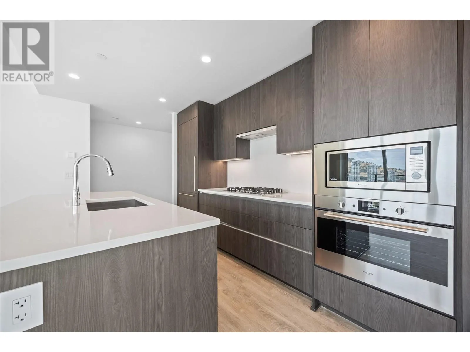 238 Leon Avenue Unit# 1808