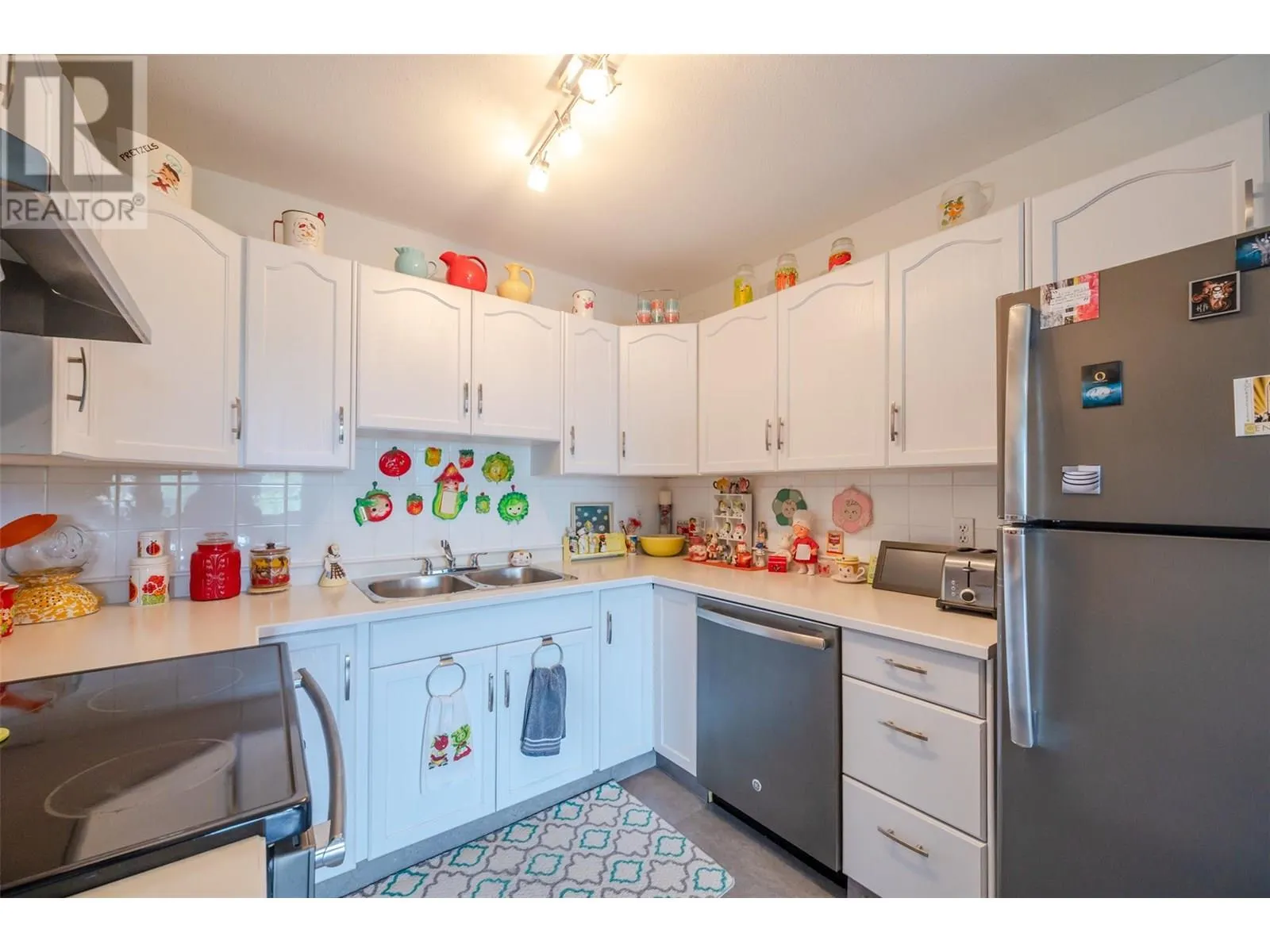 865 MAIN Street Unit# 305