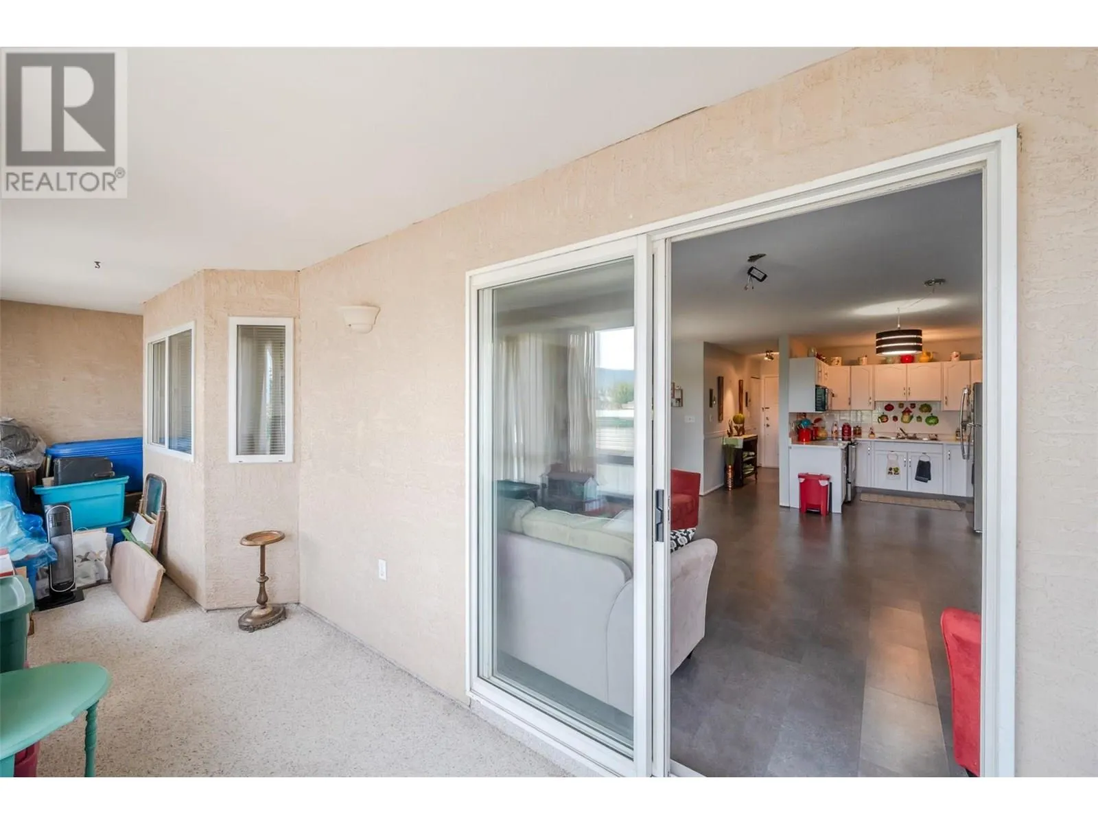865 MAIN Street Unit# 305