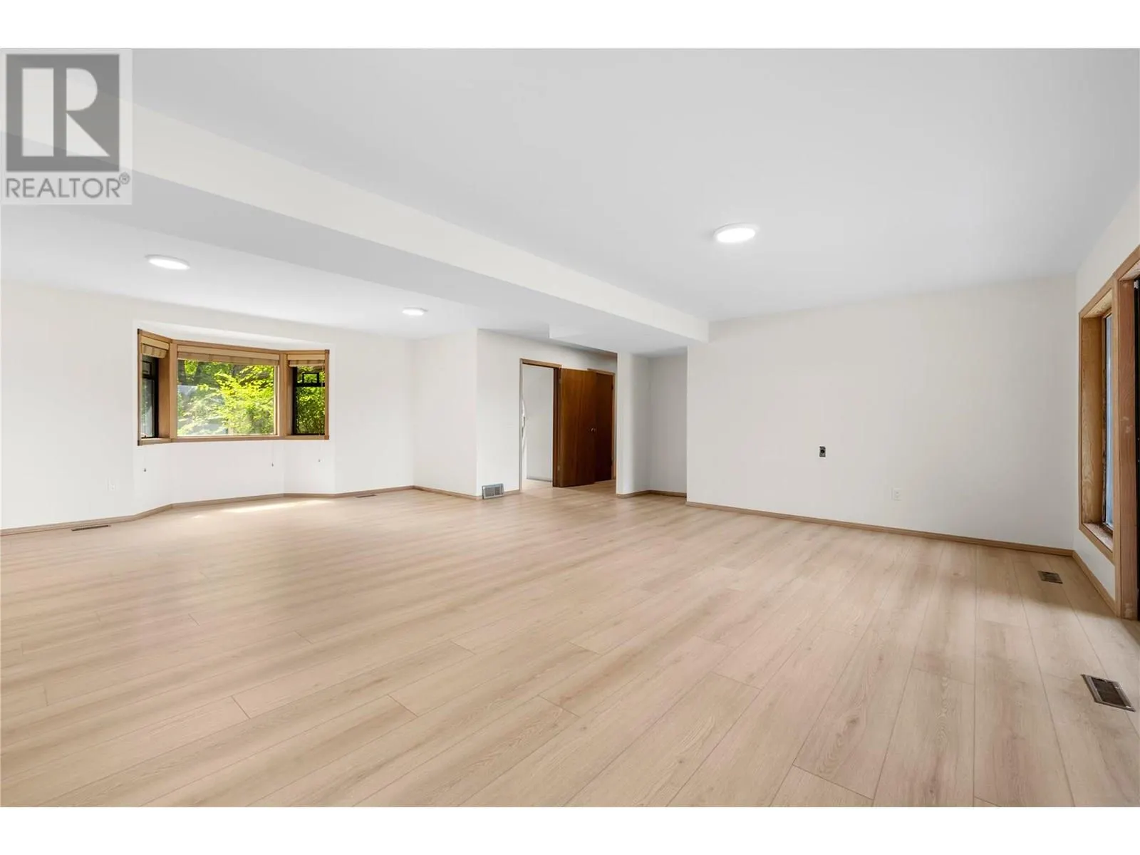1440 Green Bay Road