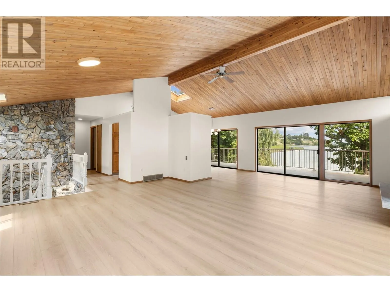 1440 Green Bay Road
