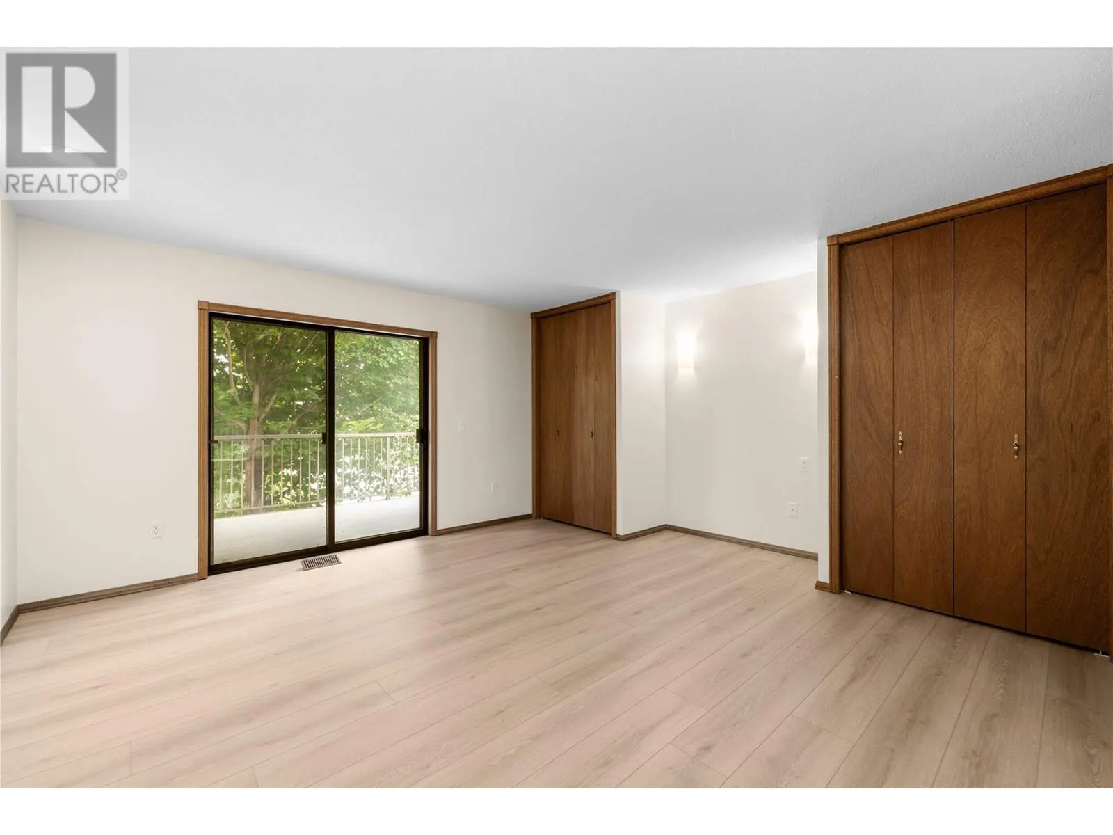 1440 Green Bay Road
