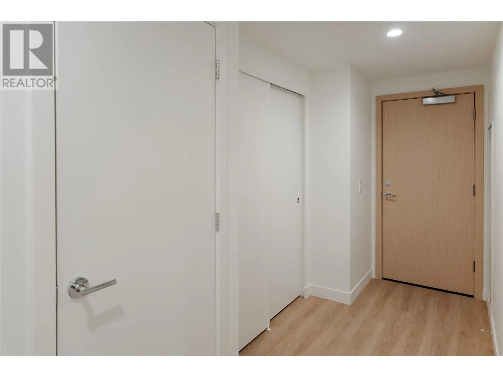 238 Leon Avenue Unit# 707
