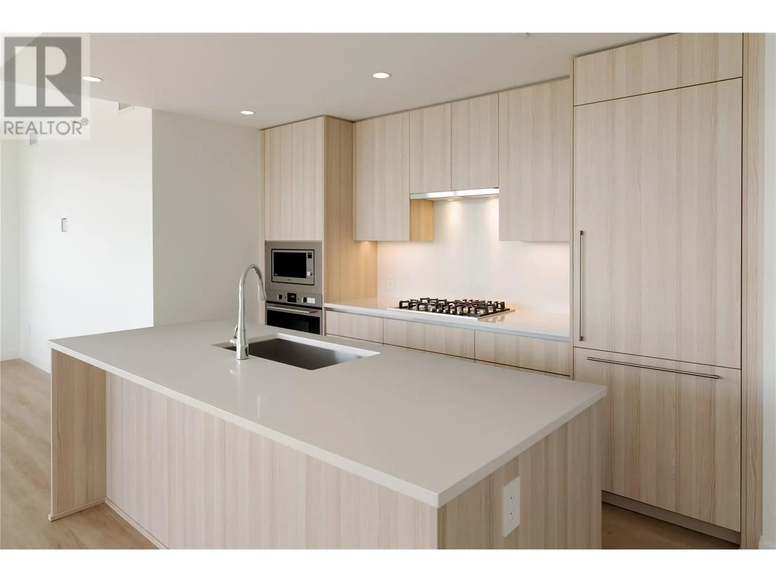 238 Leon Avenue Unit# 707
