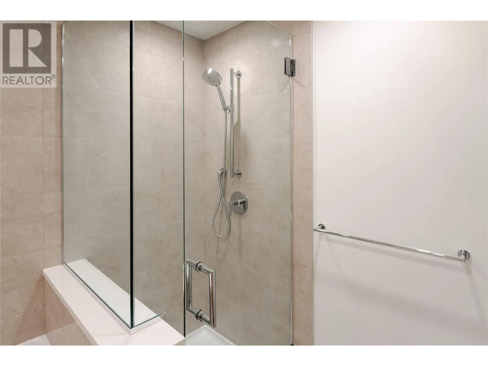 238 Leon Avenue Unit# 707