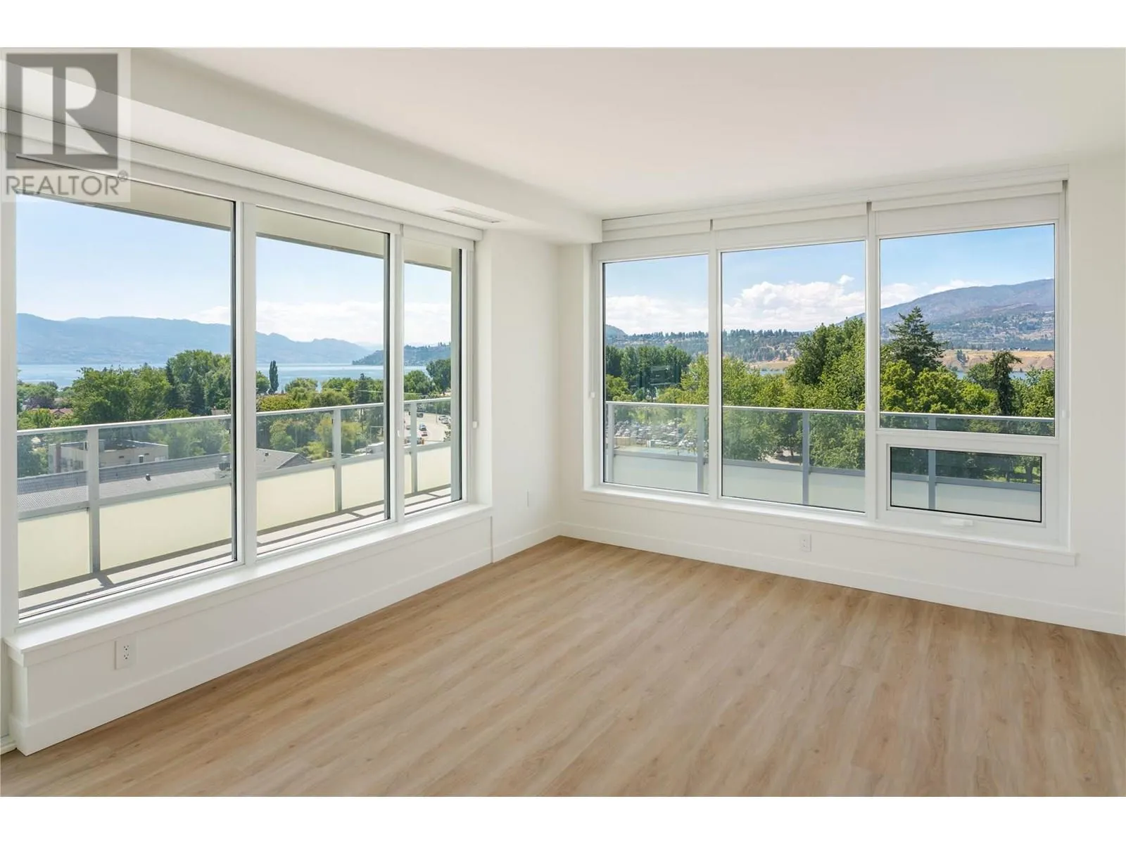 238 Leon Avenue Unit# 707