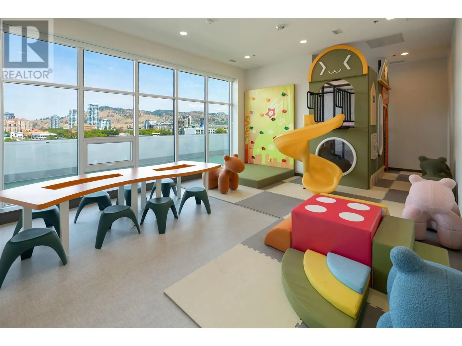 238 Leon Avenue Unit# 707