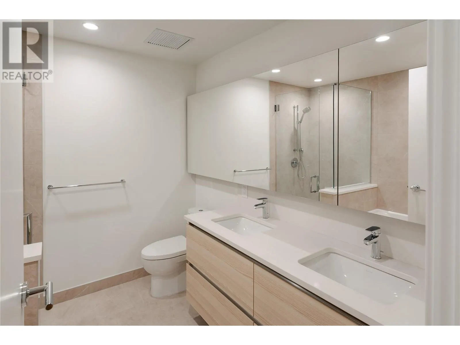 238 Leon Avenue Unit# 707