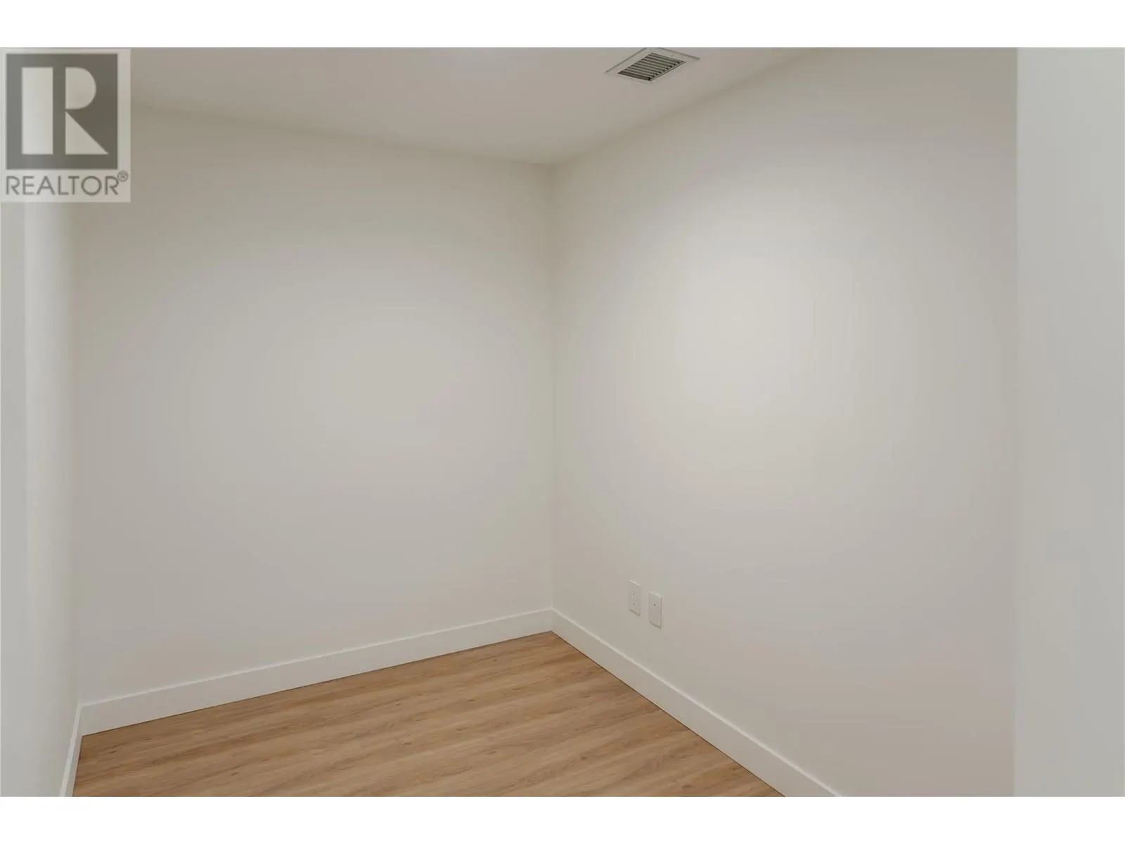 238 Leon Avenue Unit# 707