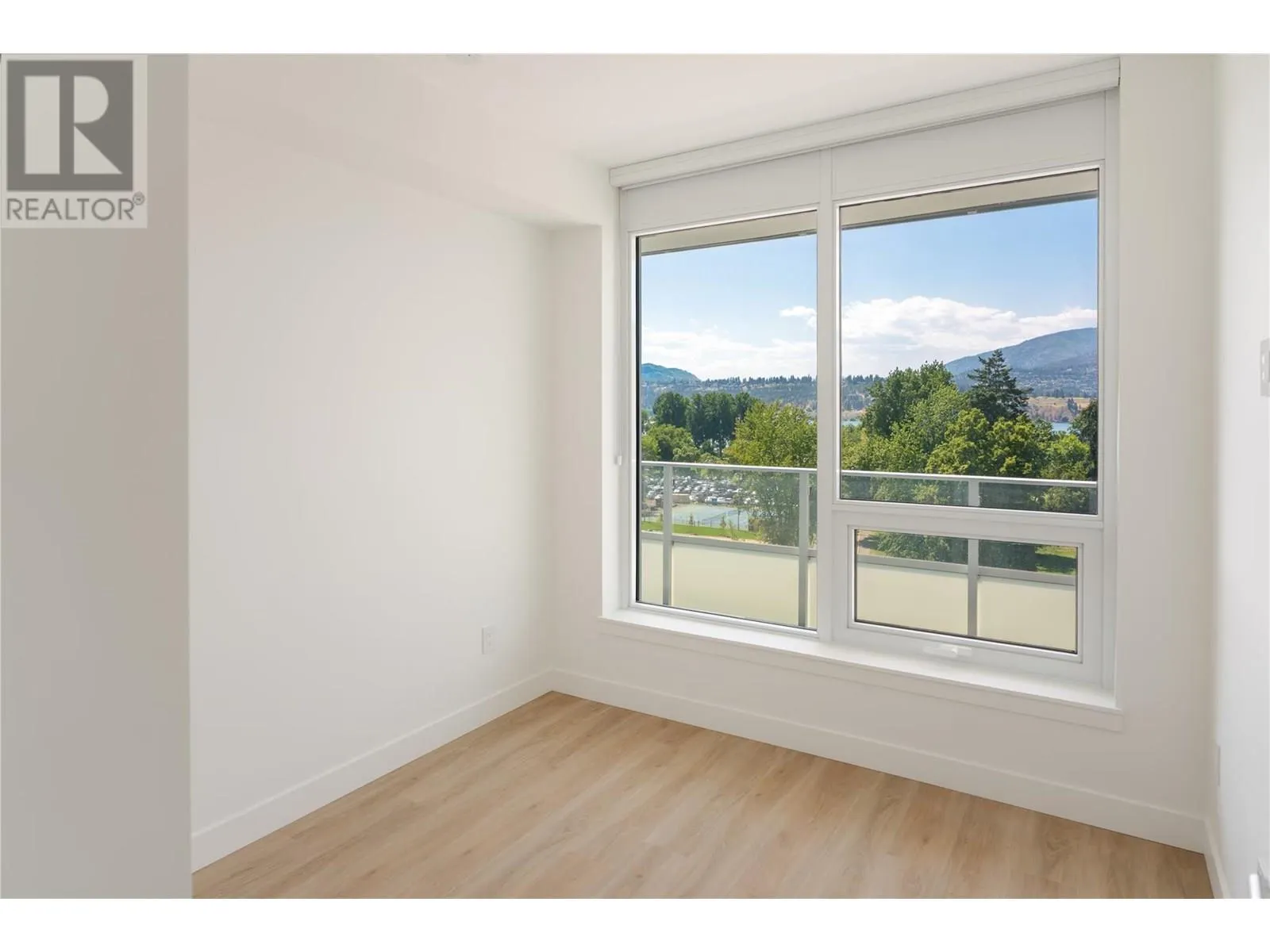 238 Leon Avenue Unit# 707
