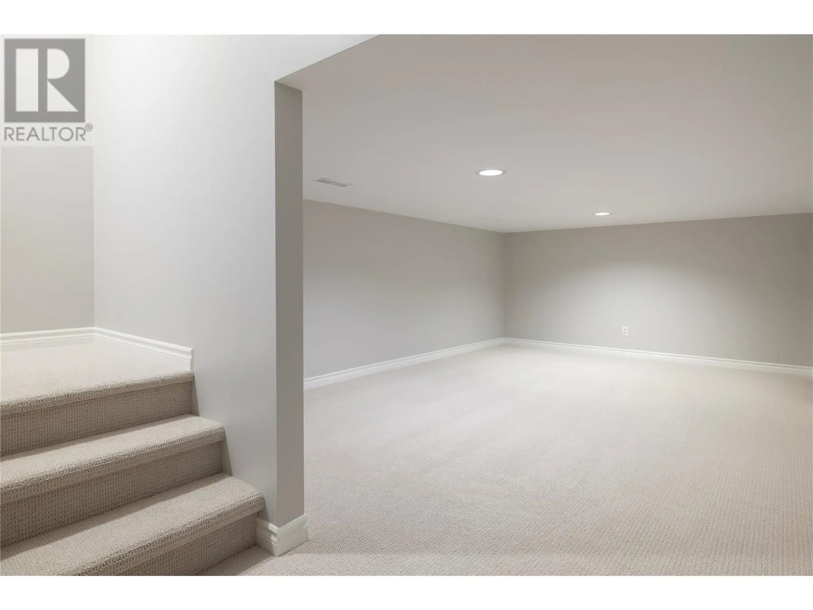 1853 Edgehill Avenue Unit# 28