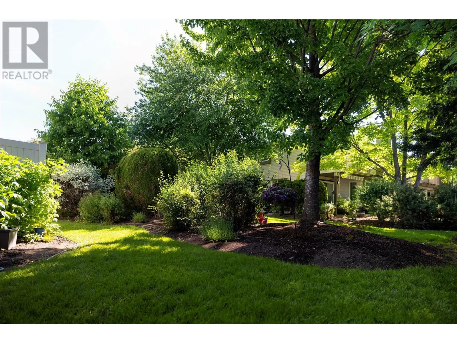 1853 Edgehill Avenue Unit# 28