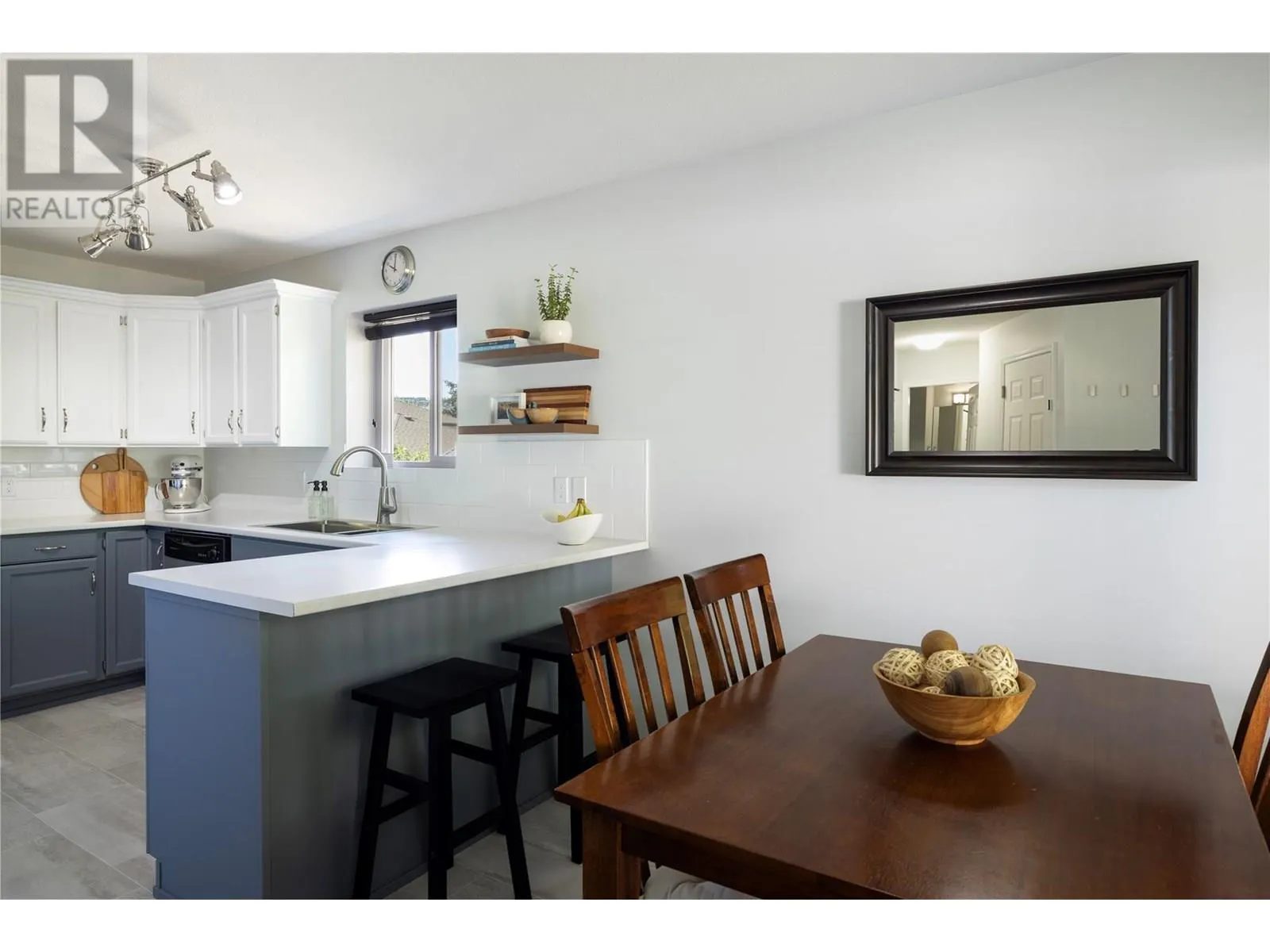 1853 Edgehill Avenue Unit# 28