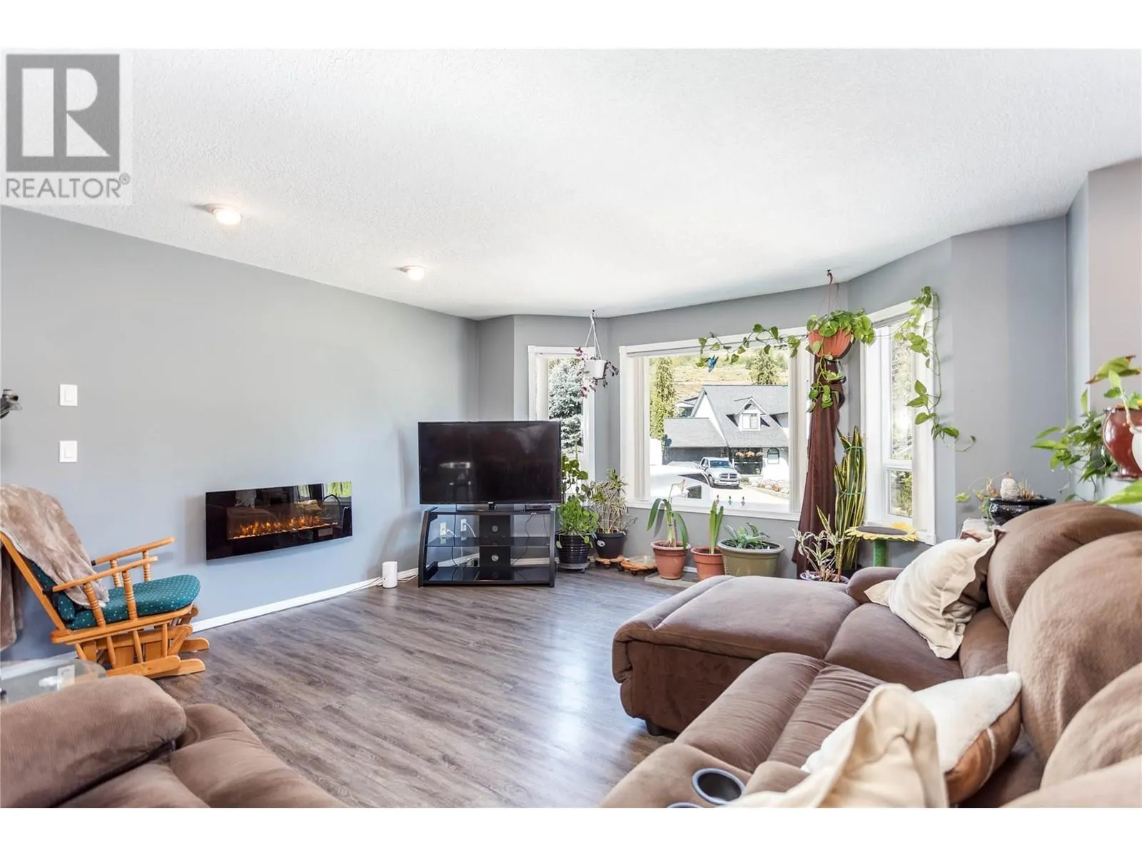 2230 Linea Crescent