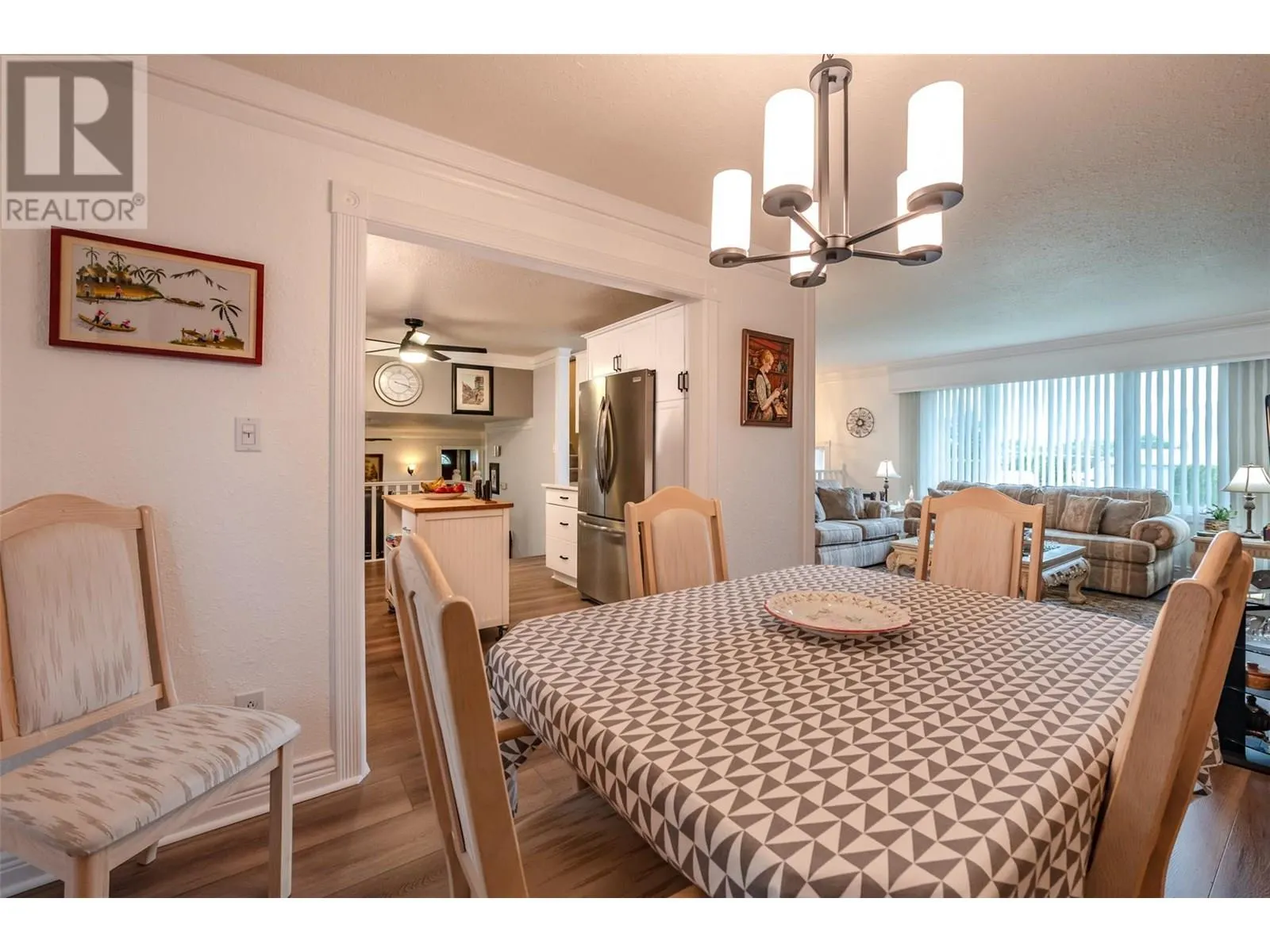 567 Lakeview Place