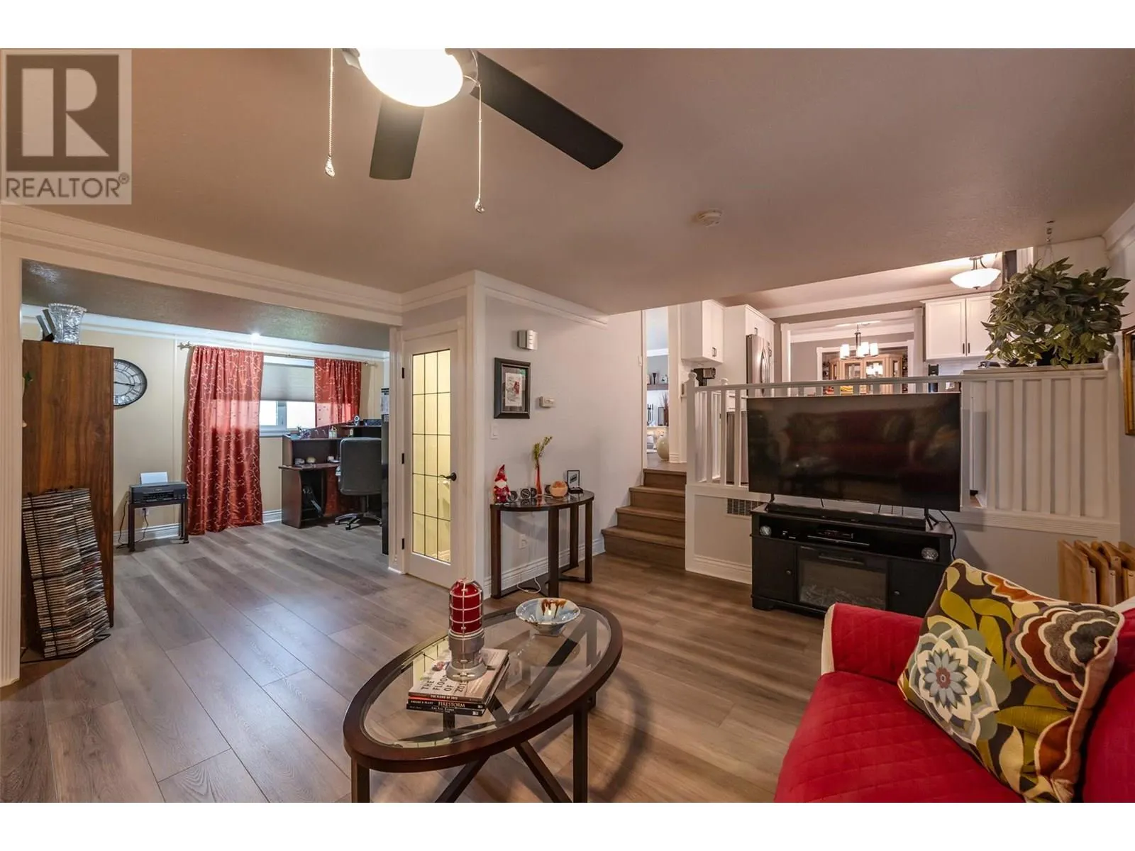 567 Lakeview Place