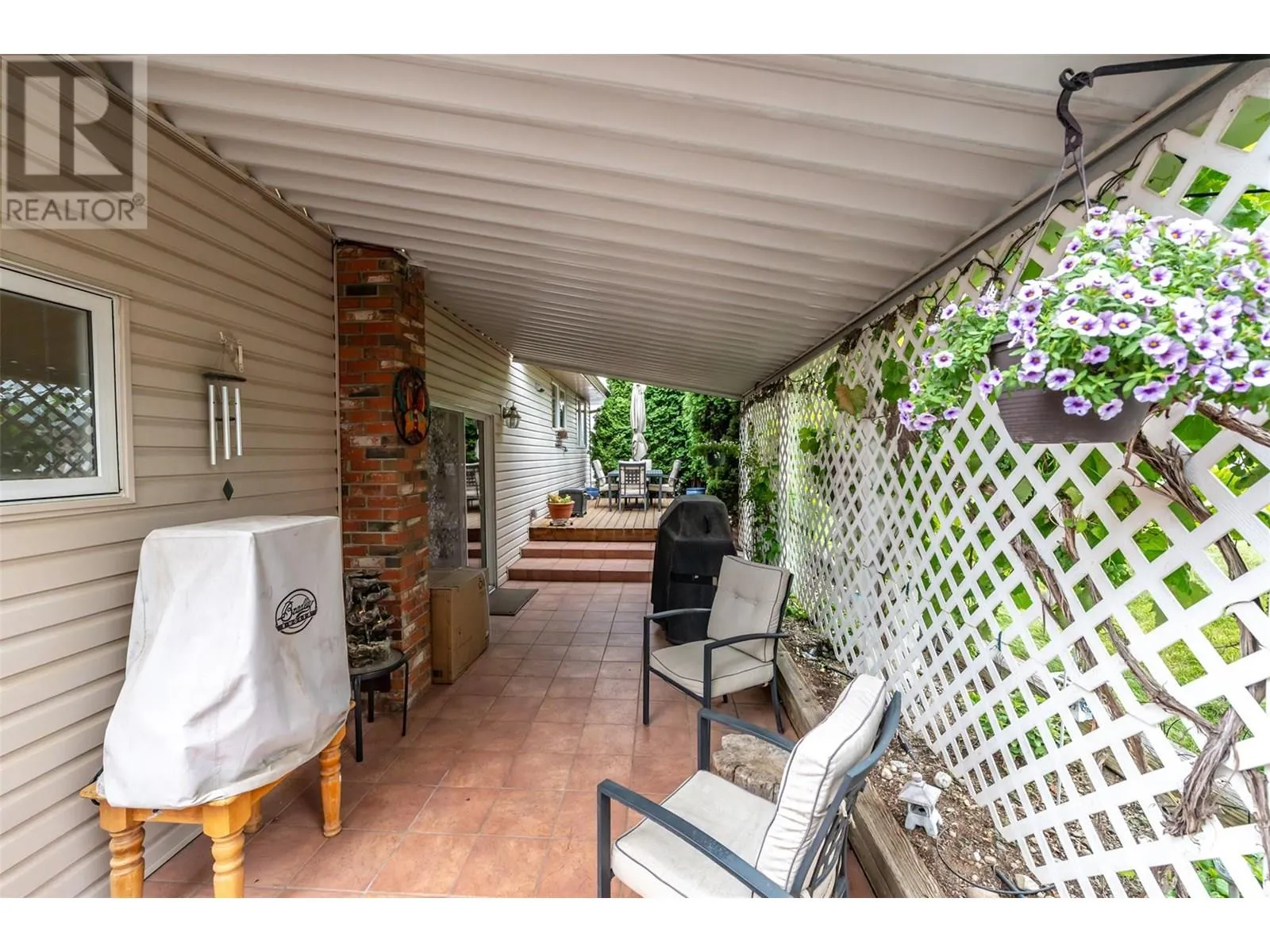 567 Lakeview Place
