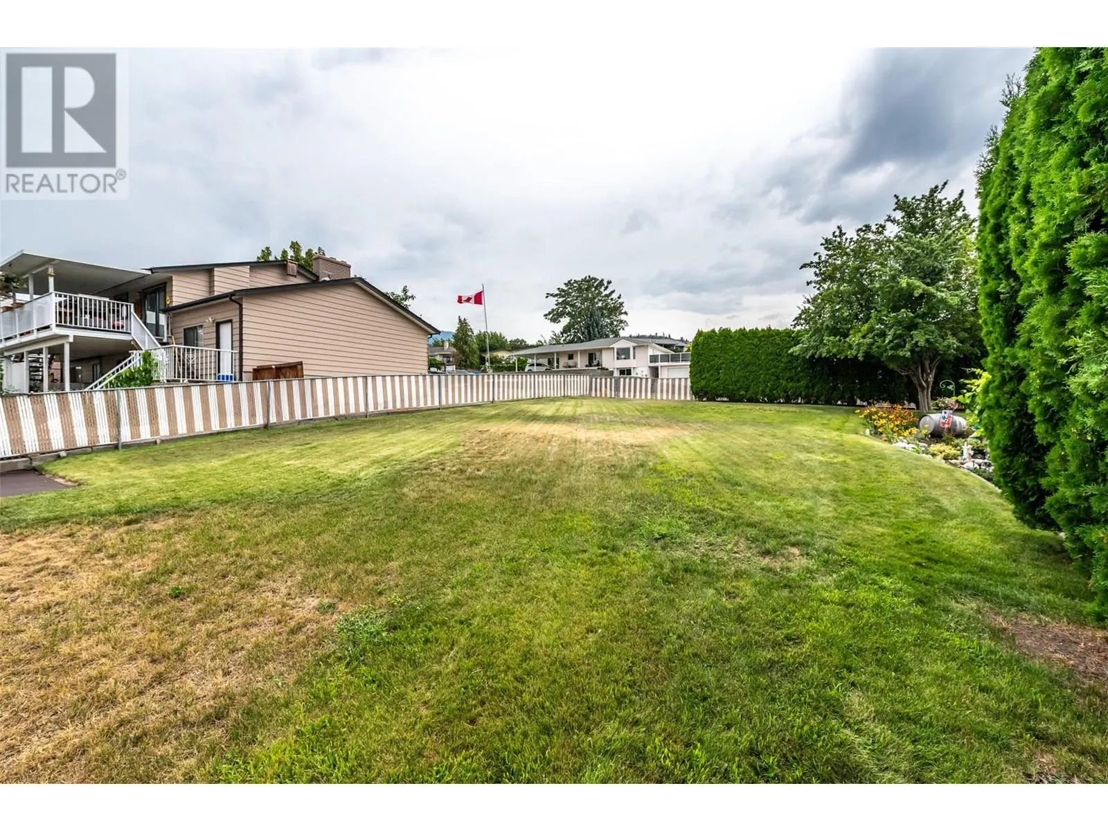 567 Lakeview Place