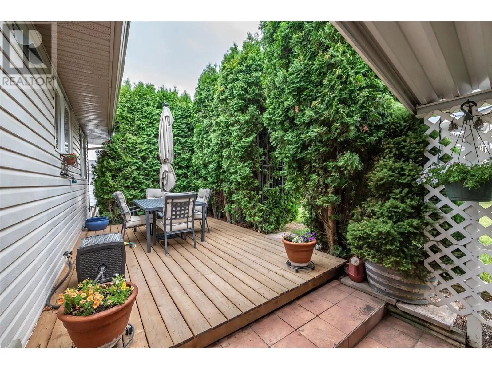 567 Lakeview Place