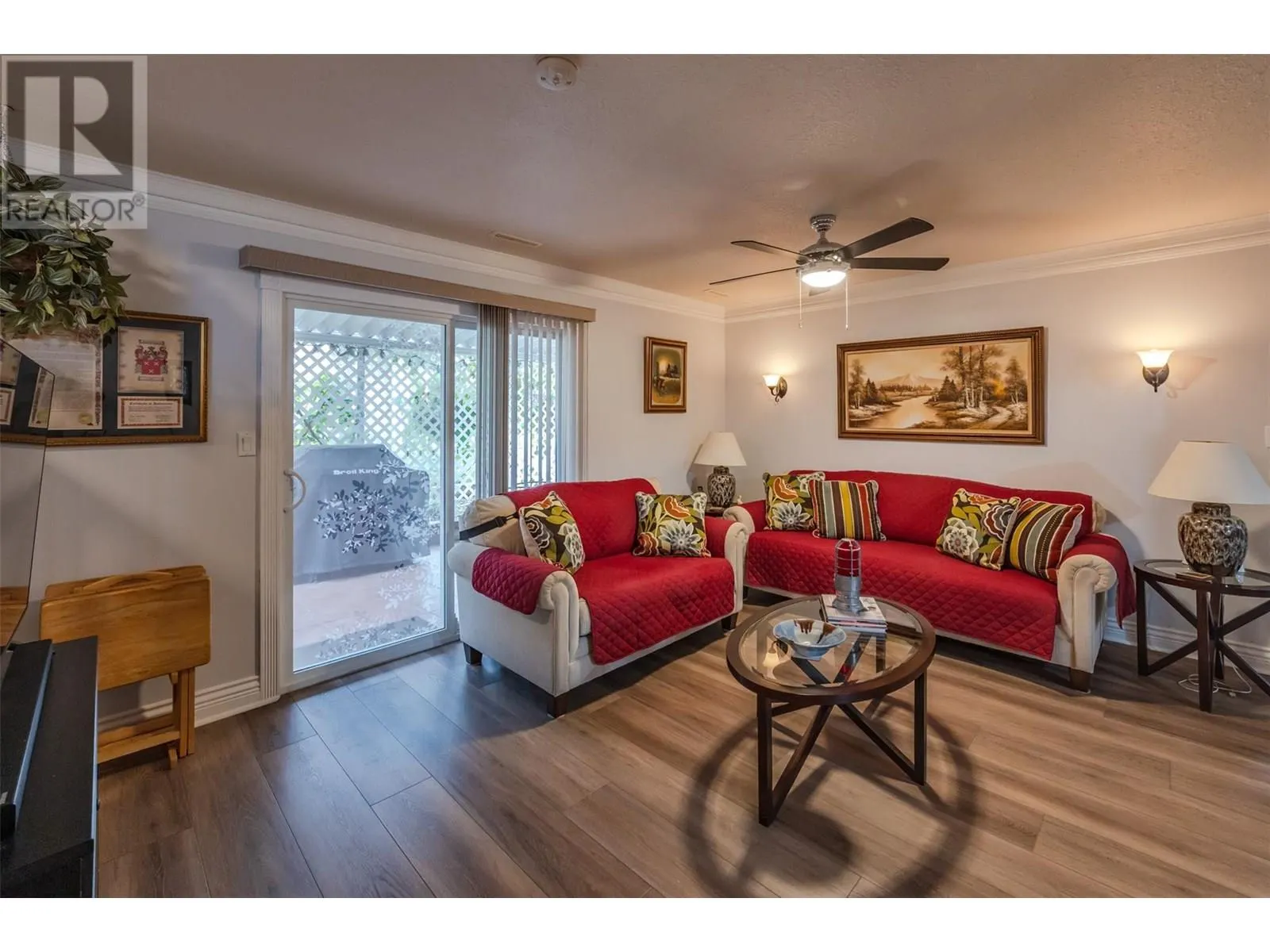 567 Lakeview Place