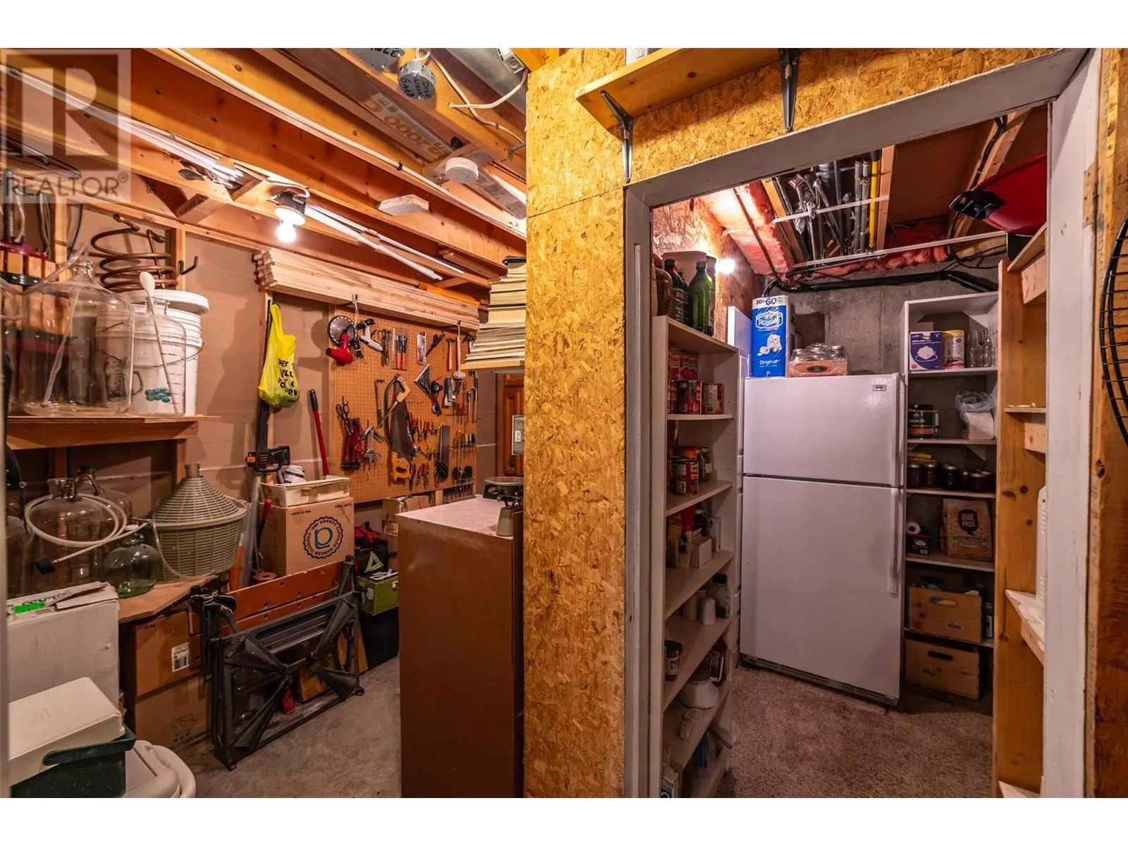 567 Lakeview Place