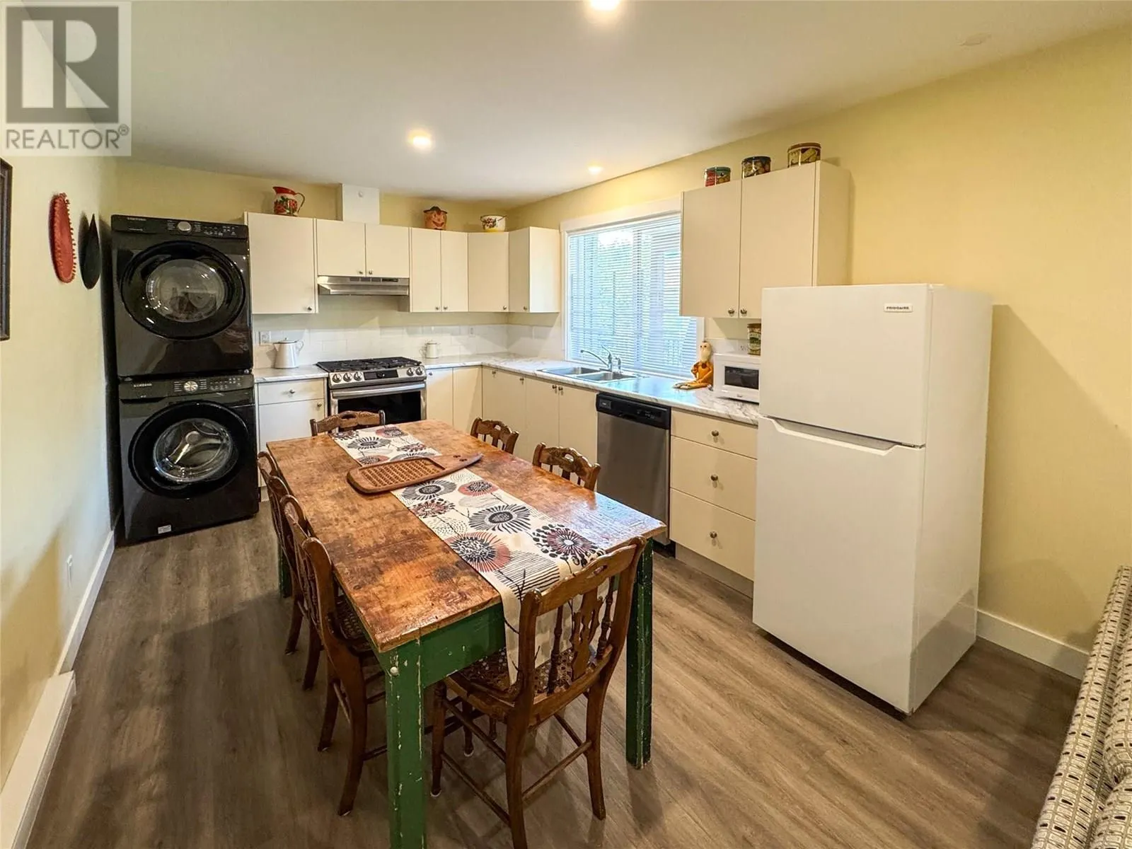 6654 Bellevue Drive