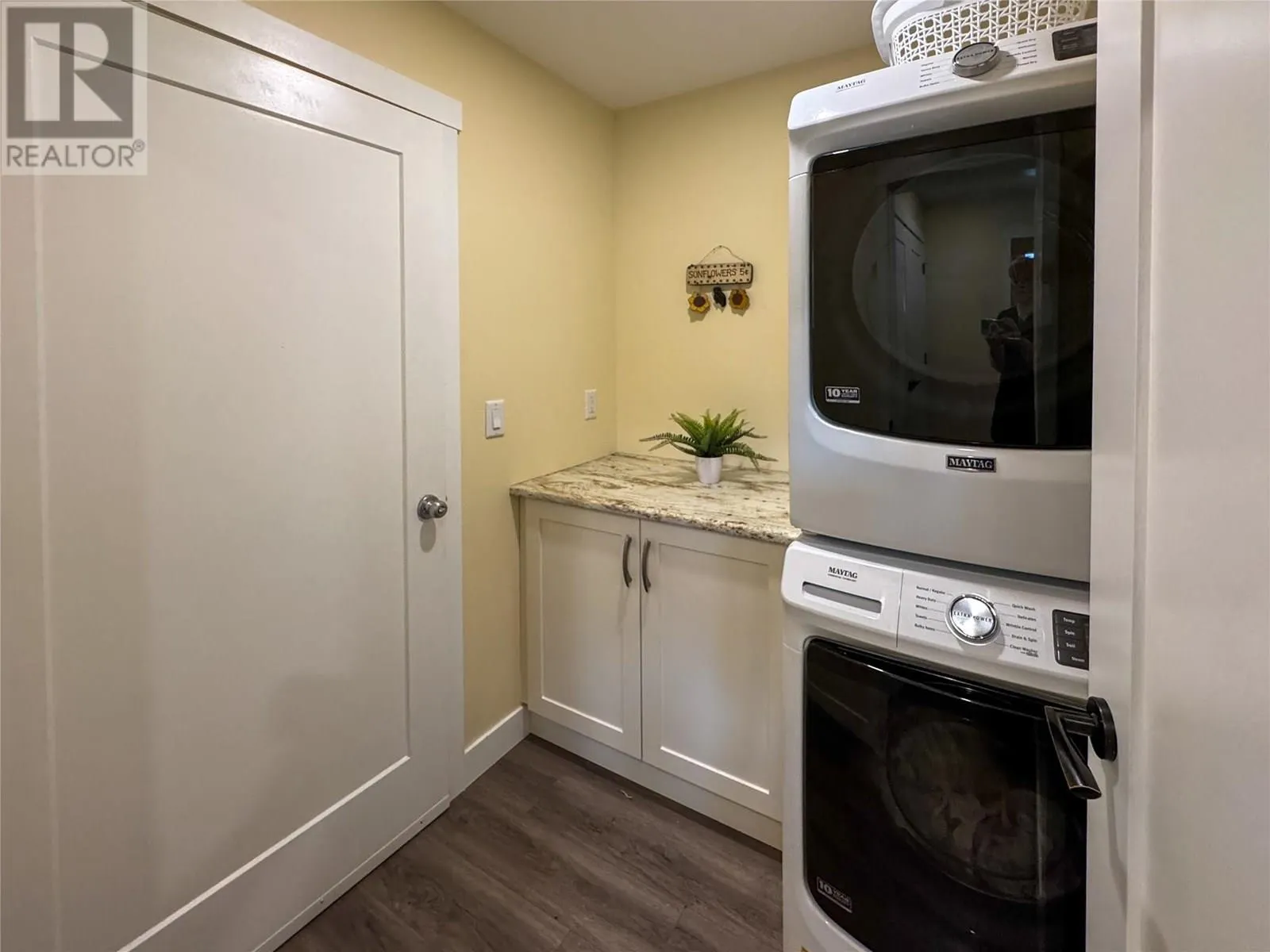 6654 Bellevue Drive