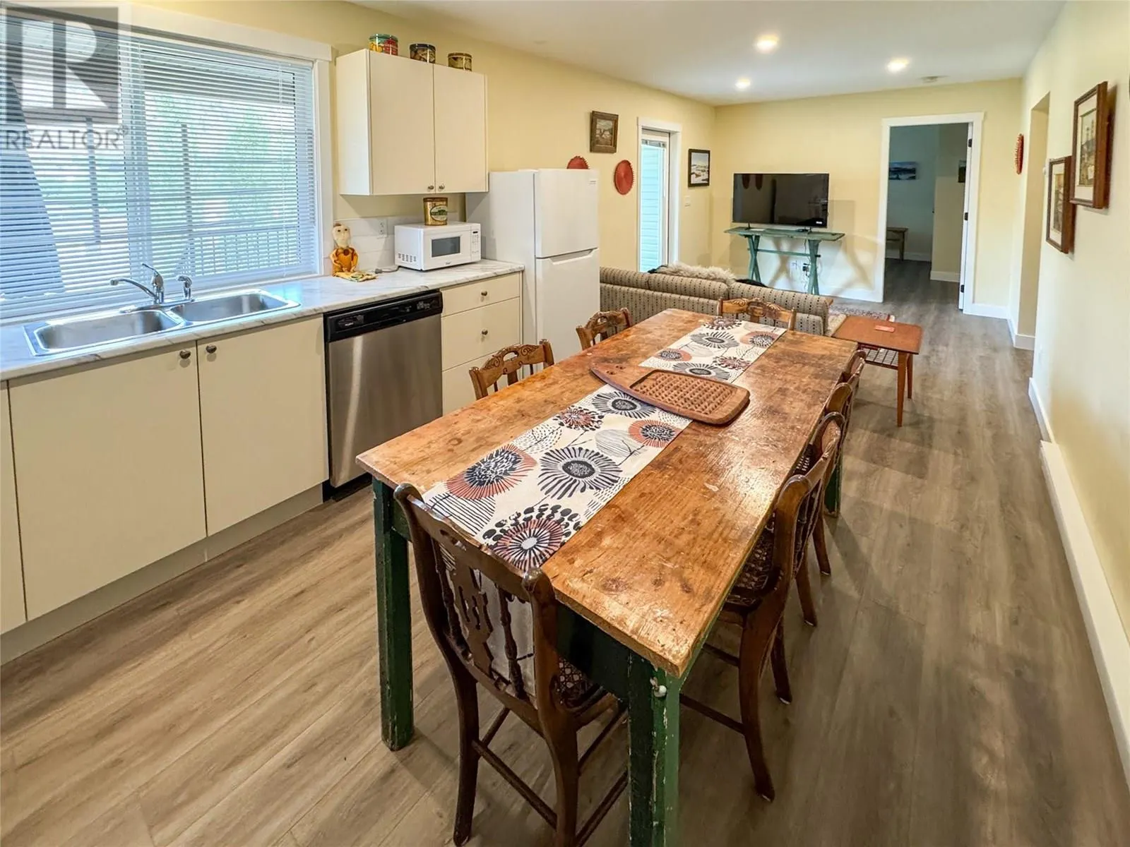 6654 Bellevue Drive