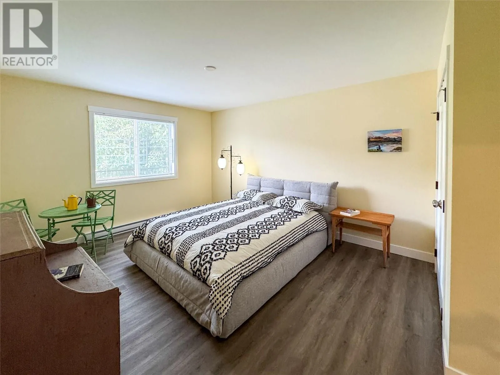 6654 Bellevue Drive