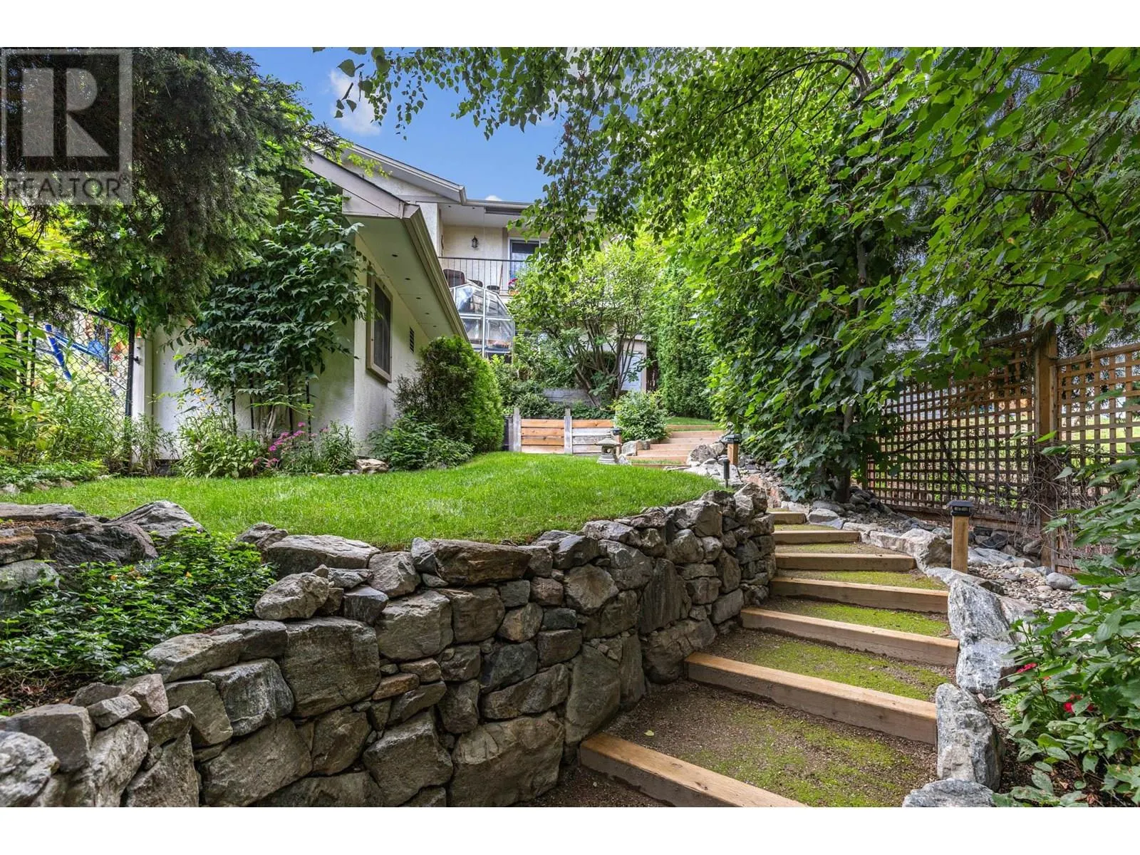13 Alameda Court