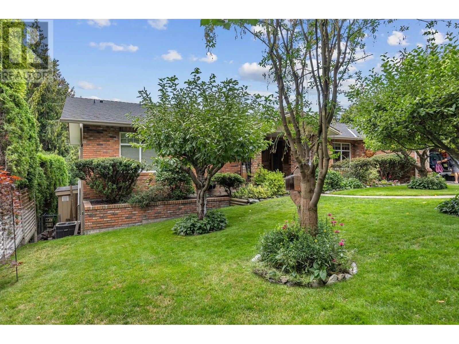 13 Alameda Court