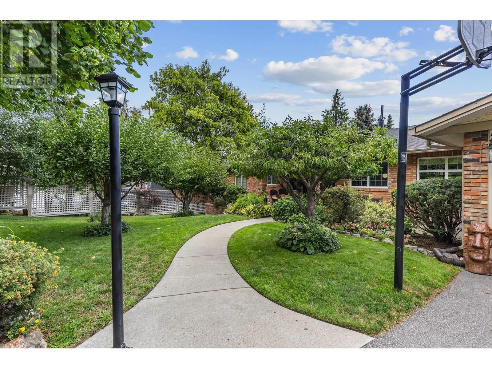13 Alameda Court
