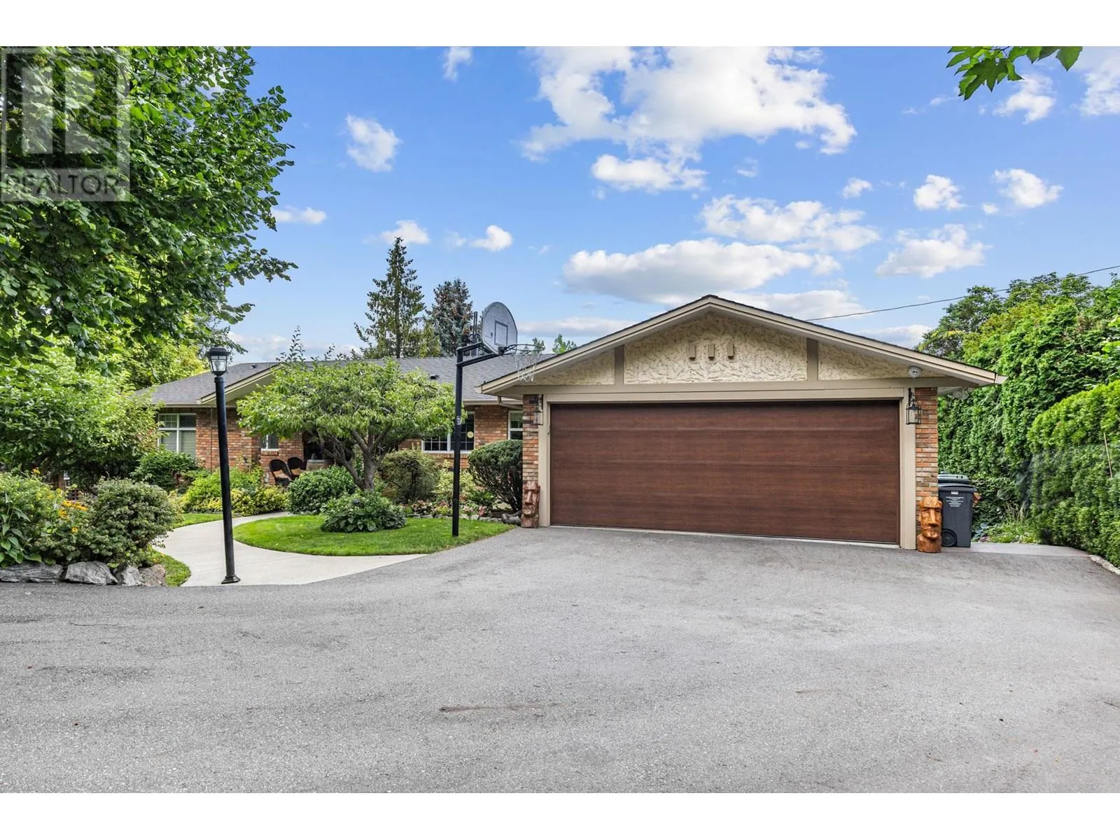 13 Alameda Court