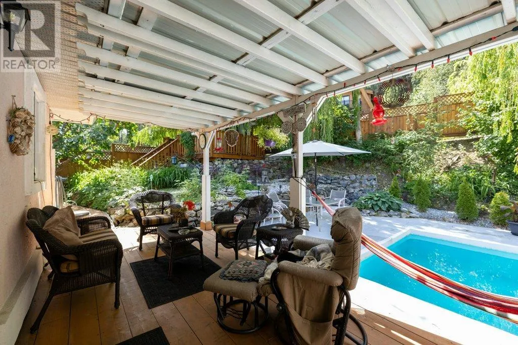 10724 Pinecrest Road