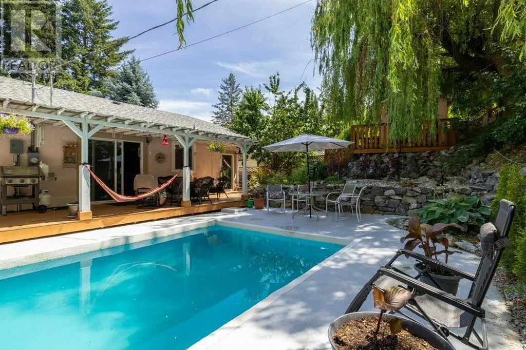 10724 Pinecrest Road
