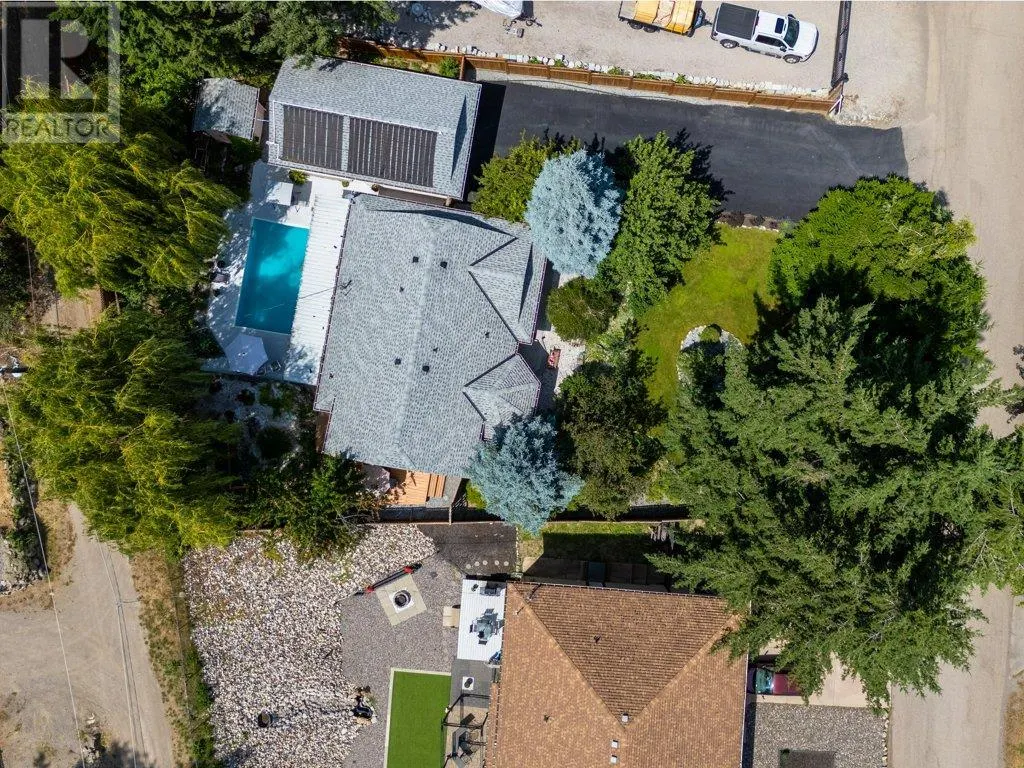 10724 Pinecrest Road
